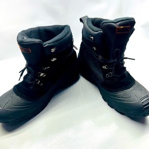 Snow and rain boots London fog size 13s was worn maybe once or twice ..